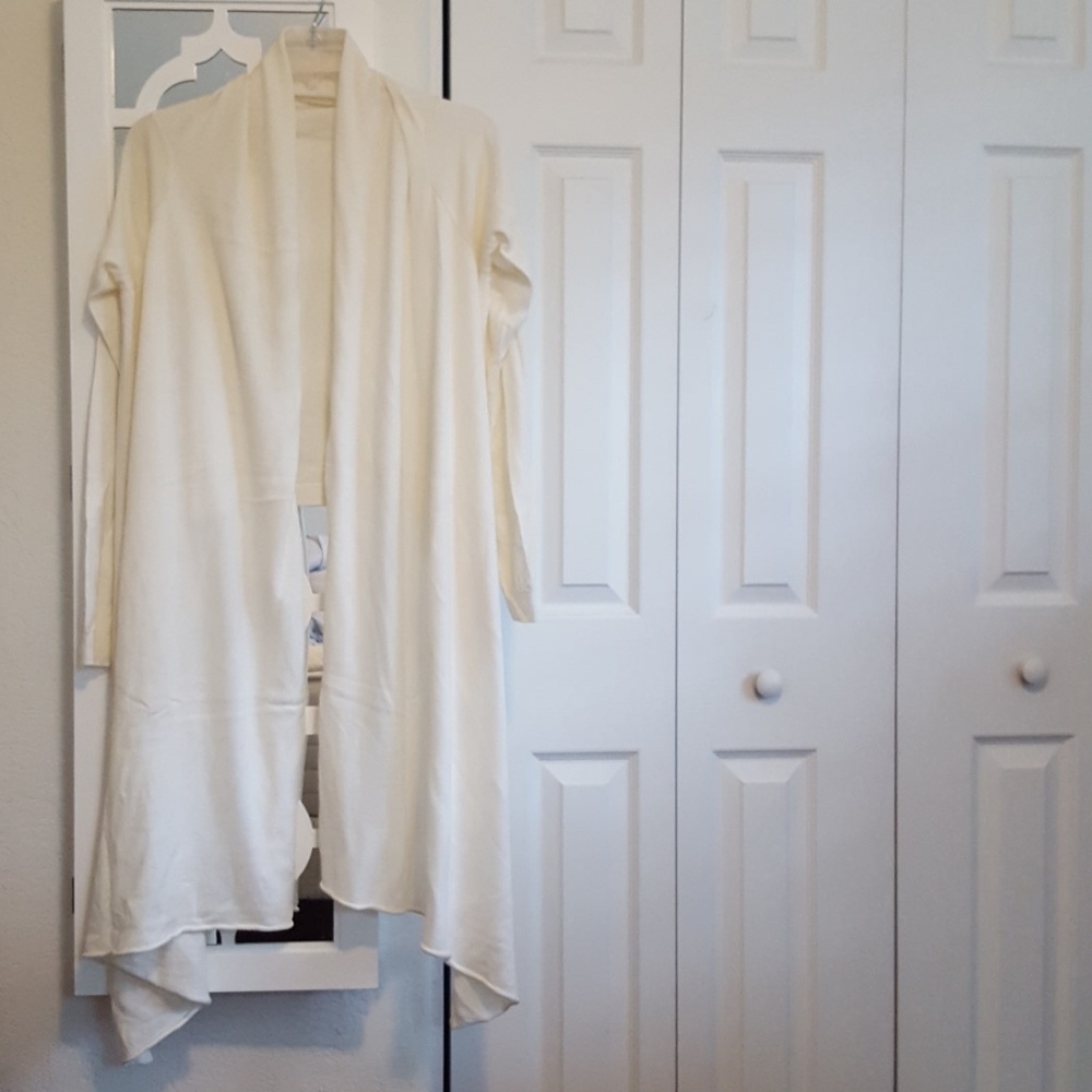 (Victoria's Secret)  Moda sweater wrap